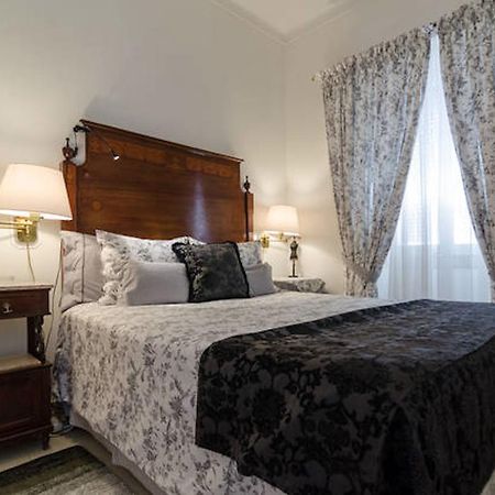 Casa Amarela Guesthouse Lagos Ngoại thất bức ảnh