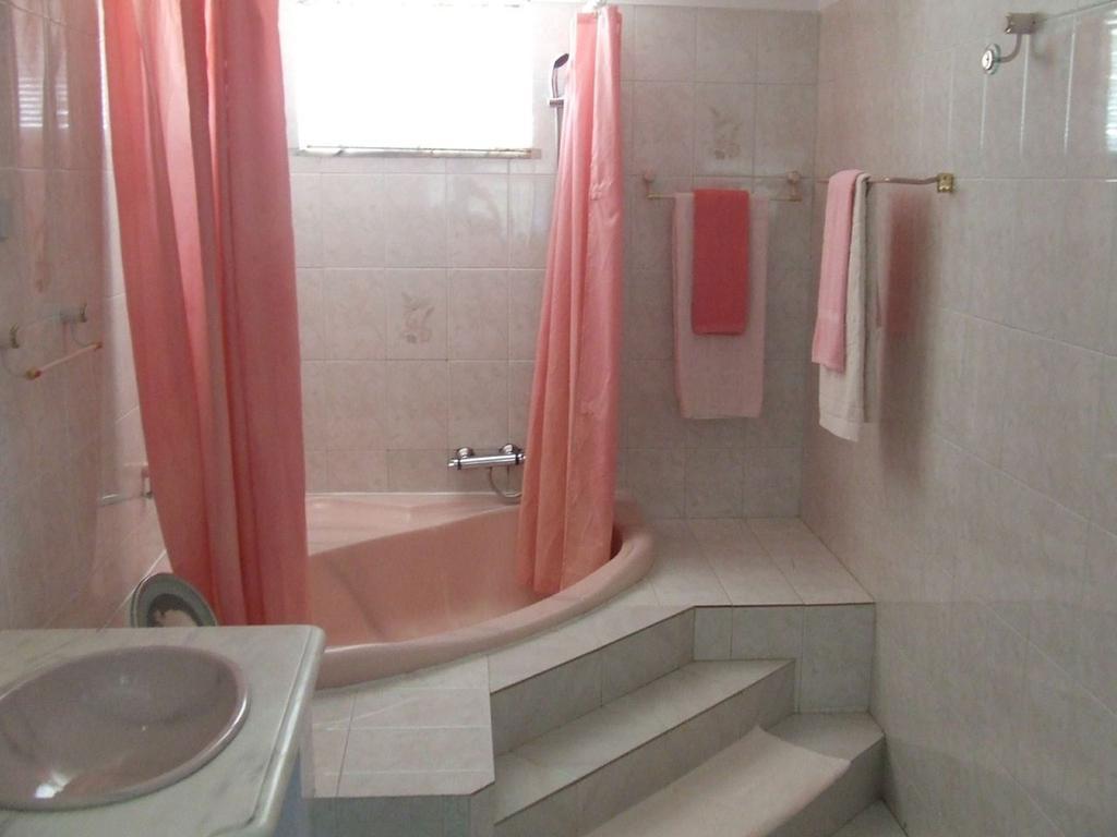 Casa Amarela Guesthouse Lagos Phòng bức ảnh